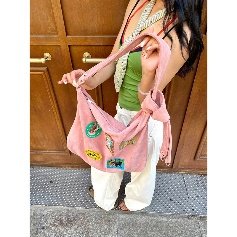 ELFSACK 2025 ฤดูใบไม้ร่วง กระเป๋าโท้ทหนังกลับสะพายไหล่ลายปักสัตว์น่ารัก สไตล์ลำลองสำหรับผู้หญิง