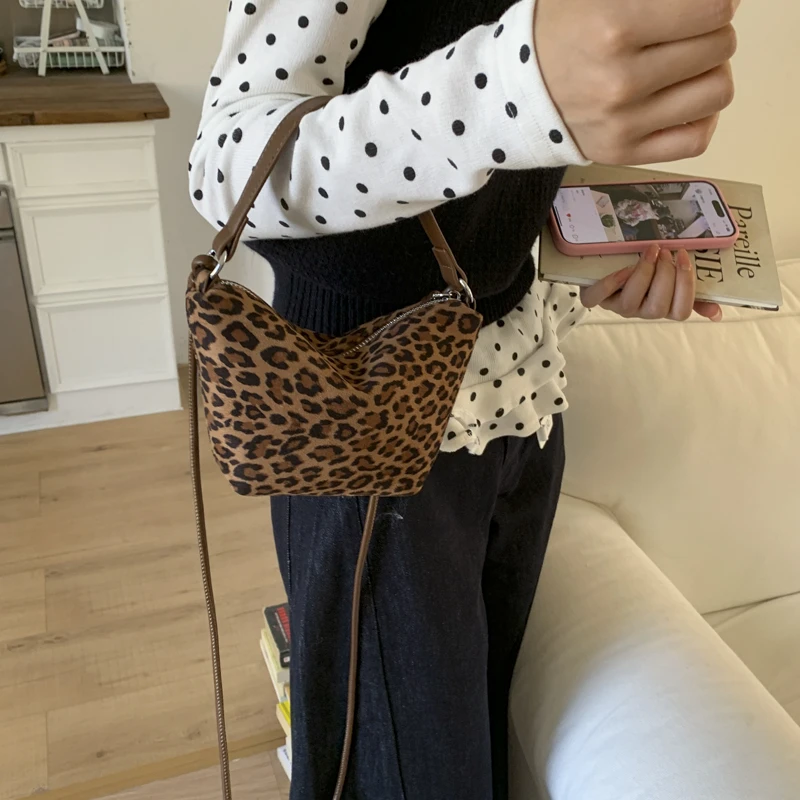 

Элегантная женская кожаная роскошная классическая модельерская сумка через плечо для повседневного городского комфорта