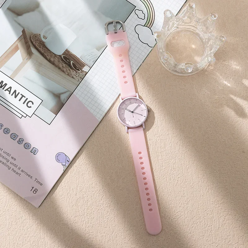 Minimalist Digital Women Sports Watches Fashion New Silicone Strap Ladies Quartz Watches Casual Dress Clock Wristwatches