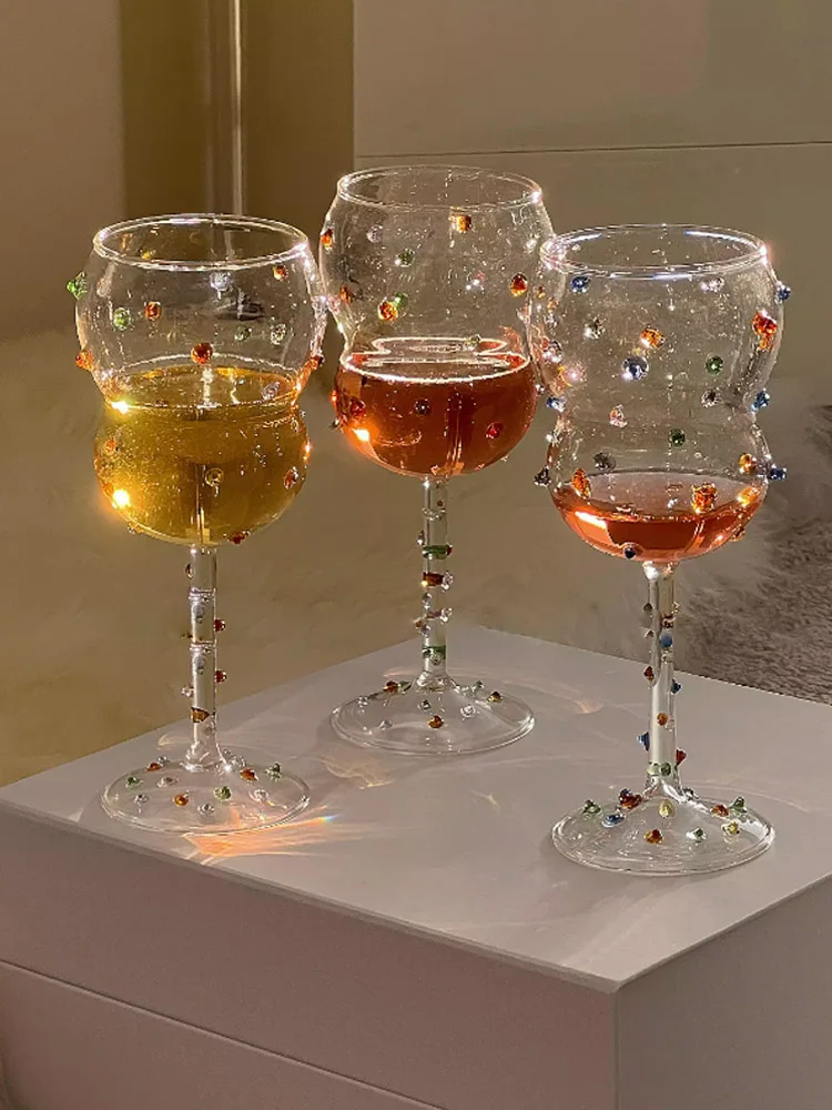 

AhunderJiaz Creative Glass Goblet Vintage Gemstone Engraving Premium Party Favor Champagne Glasses Bar Restaurant Drinkware Set