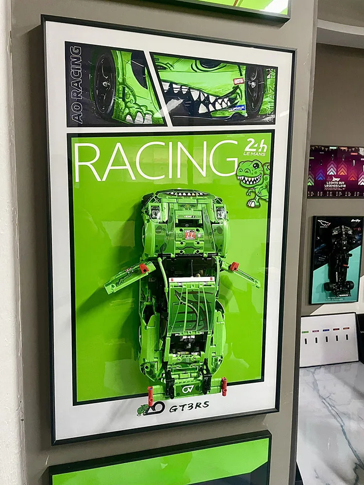 31.5“ Metal Display…