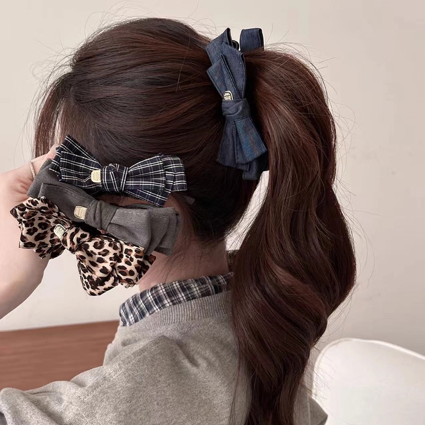1 Stück koreanischer Melard Leopard Plaid Denim Bow Banana Clip, Herbst und Winter Hinterkopf vertikaler Clip, High-End-Haar-Styling-Clip