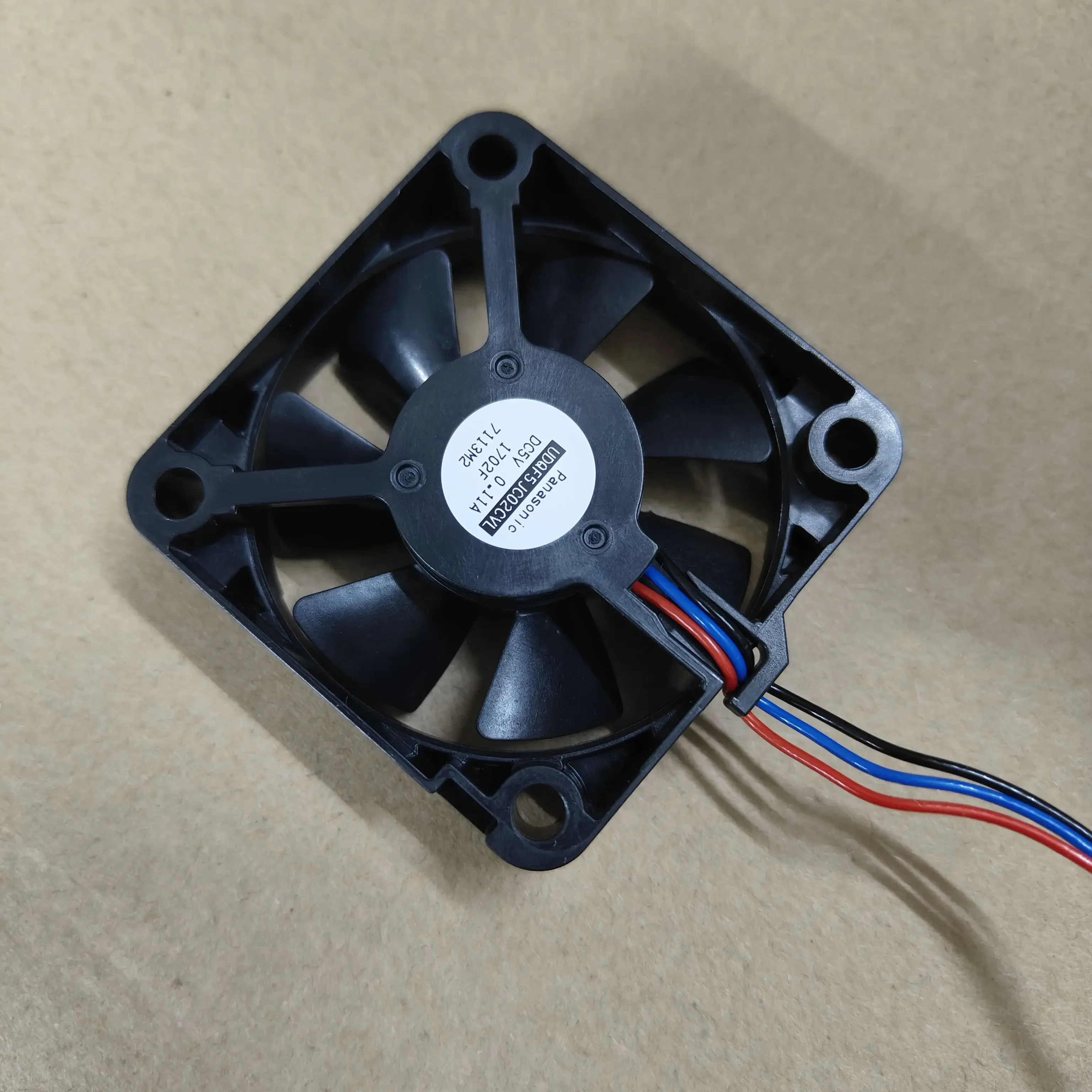 Geeignet für Toyota VELLFIRE ALPHARD BMW Auto LED-Scheinwerferlinse Lüfter 5V Original Original Auto stumm