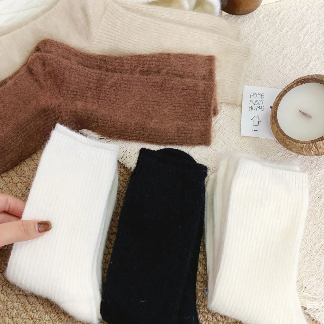 

Fashion Cashmere Winter Warm Velvet Socks Thermal Thick Mid Tube Socks Stripes Long Socks For Women