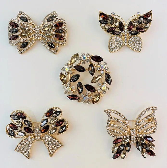 New French retro high-end hollow exquisite butterfly brooch jacket chest flower brooch accessories wholesale