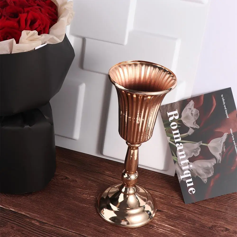 Romantic Wrought Iron Gold Iron Vase Anti-fall FIower Art Wedding Photo Props Golden Simulated Flower Holders Flower Arrangement