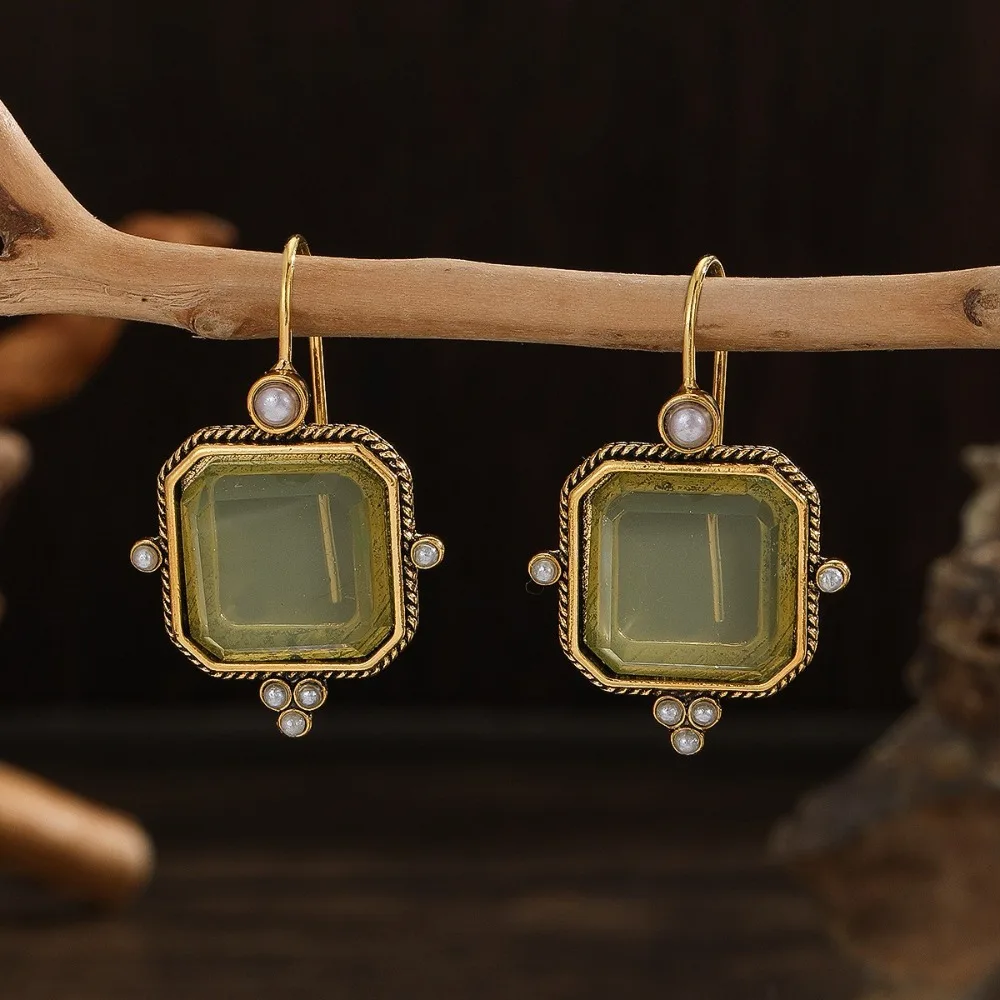 

Square Shape Dangle Earrings Green Color New Vintage Trend Pearl Earrings Elegant Sweet Green Zircon Earrings for Women