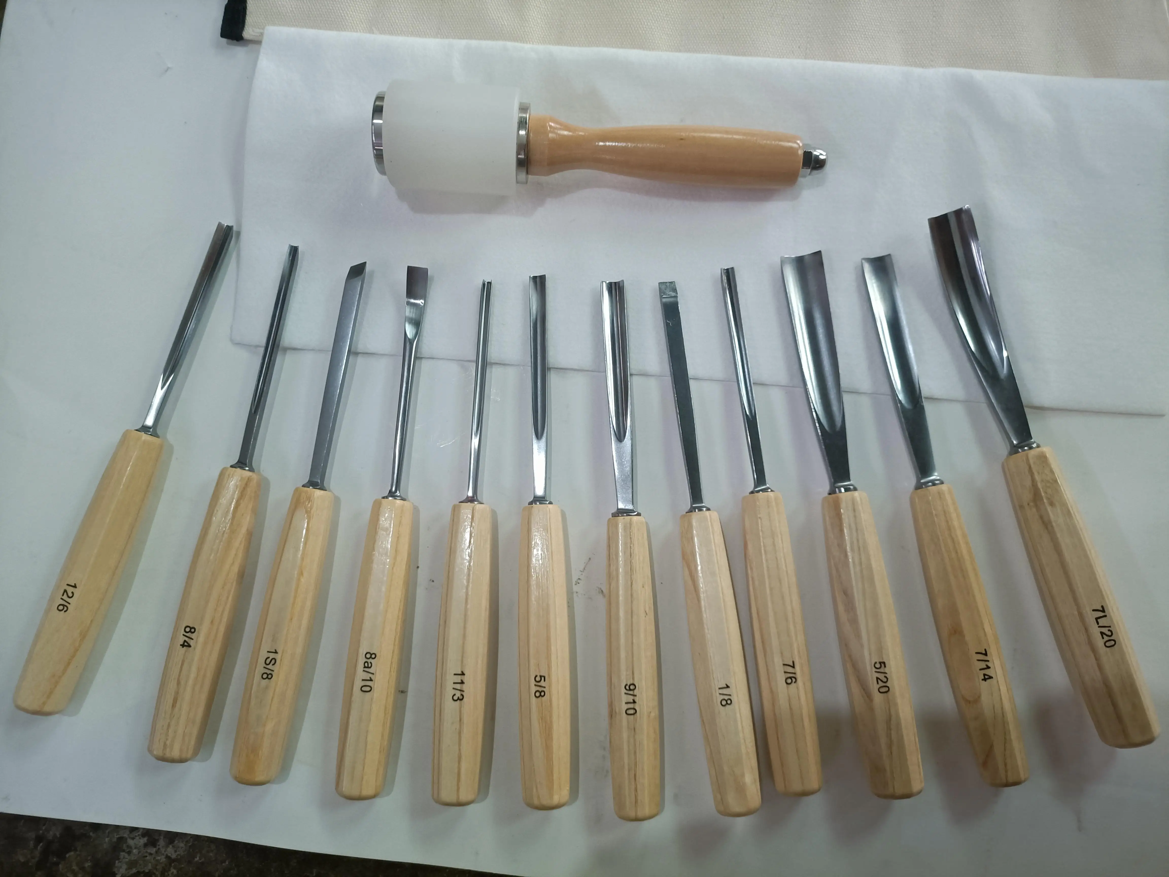 12pcs Wood Chisel Wood Carving Kit Beginners Professionals Gouges Carving Tools Set