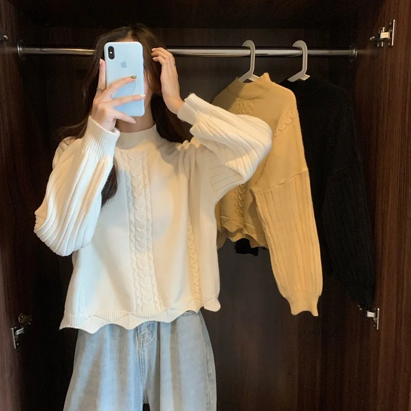 

Gentle Sweet White Semi Turtleneck For Women In Spring Autumn, Small Loose, With Knitted Sweater As The Base And A Trendy Top