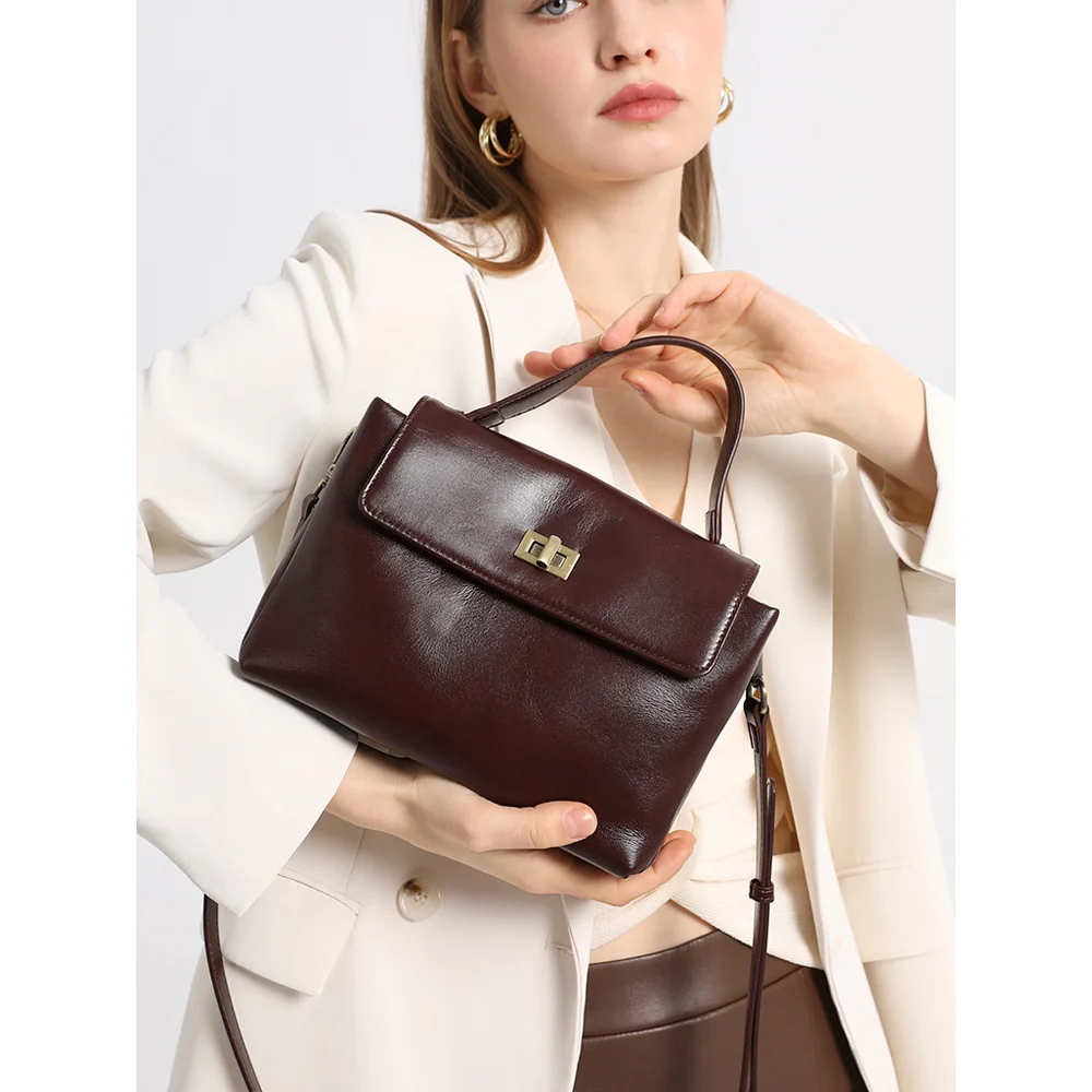 

Легкая роскошная сумка через плечо с элитным ощущением, сумка через плечо в стиле ретро, модная и универсальная дорожная сумка.