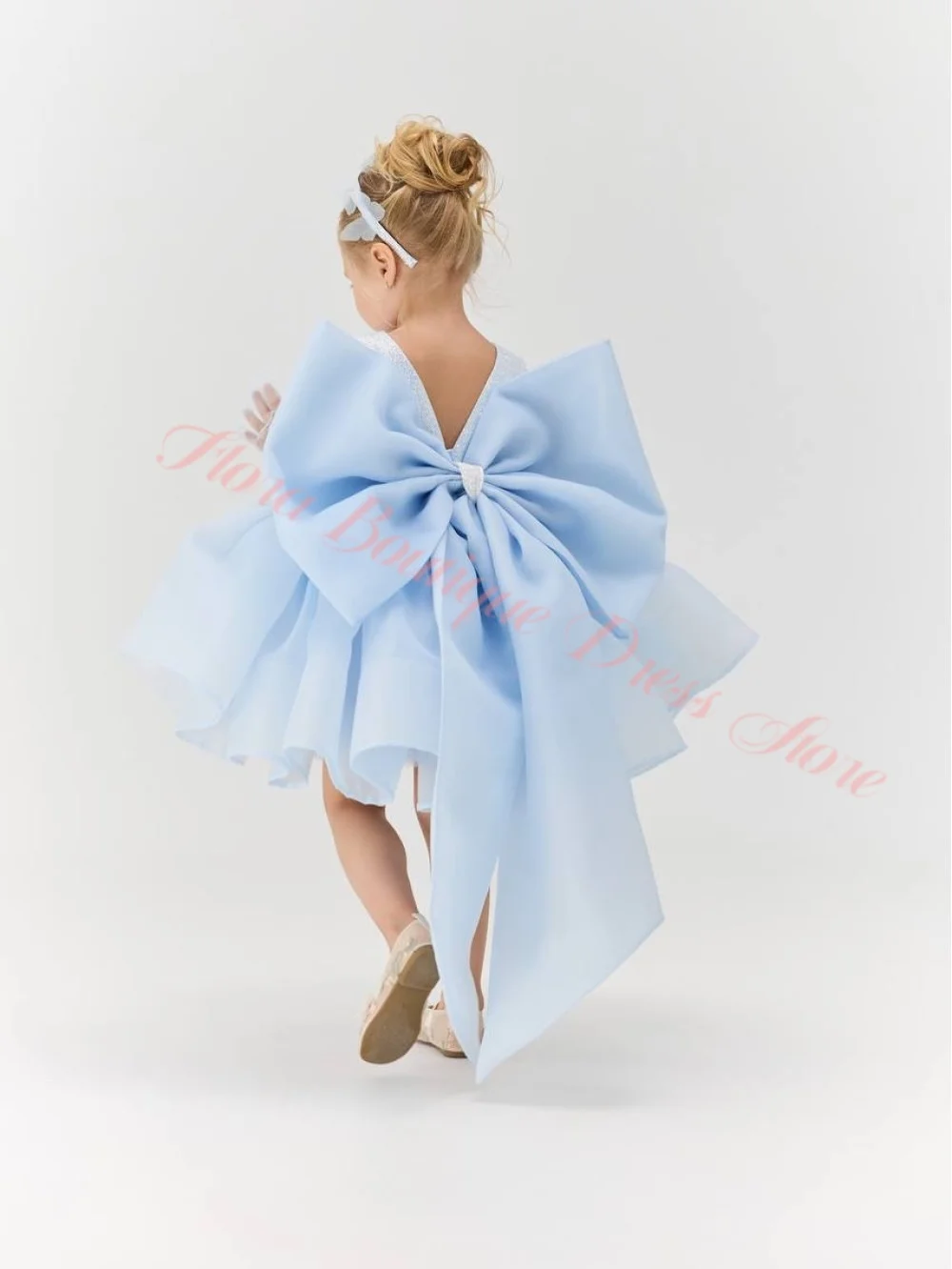 Wedding Mini Flower Girl Dress Satin Sleeveless Backless Bow Short Tutu Dress Baby Princess Dress Formal Party Dress Custom