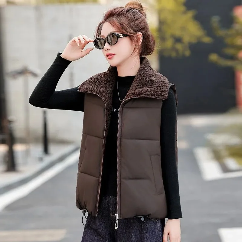 قصيرة بولي PU المتاح القطن سترة سترة المرأة خريف/شتاء 2025 جديد التلبيب أكمام معطف الكورية انفجار صدرية القمم الإناث