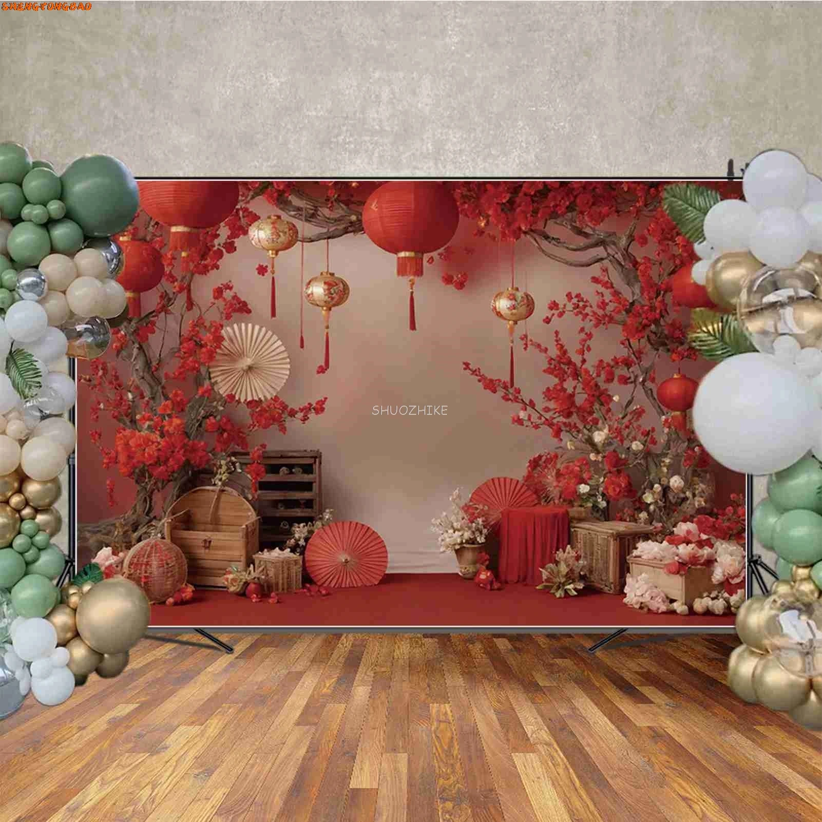 สวัสดีปีใหม่ ฉากหลังสีแดงทองจีนเทศกาลฤดูใบไม้ผลิโคมไฟKnotพัดลมดอกไม้พื้นหลังตกแต่งParty Home