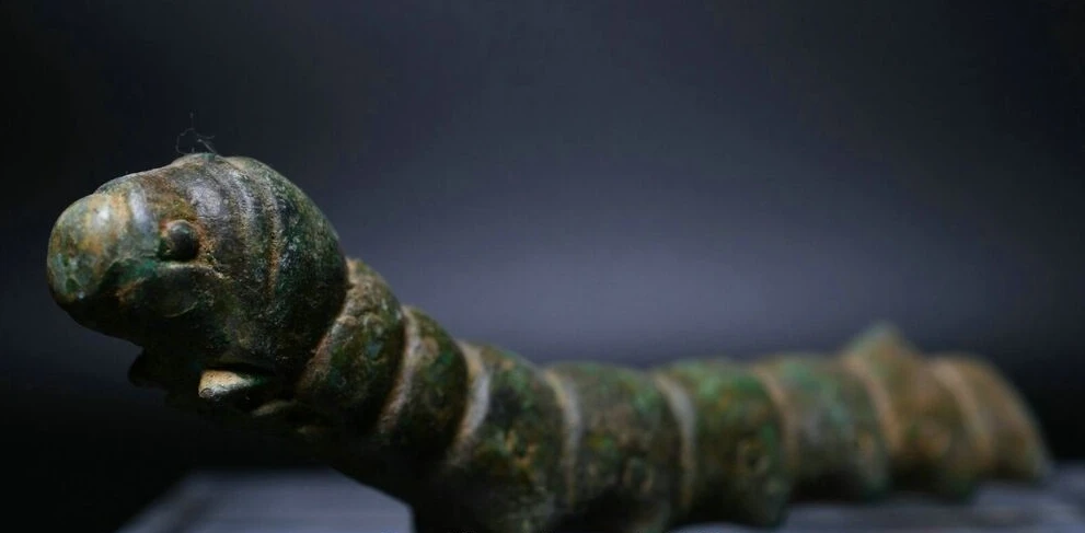 10.6CM Rare Old Chinese  Bronze Ware Dynasty Palace silkworm Luck Sculpture