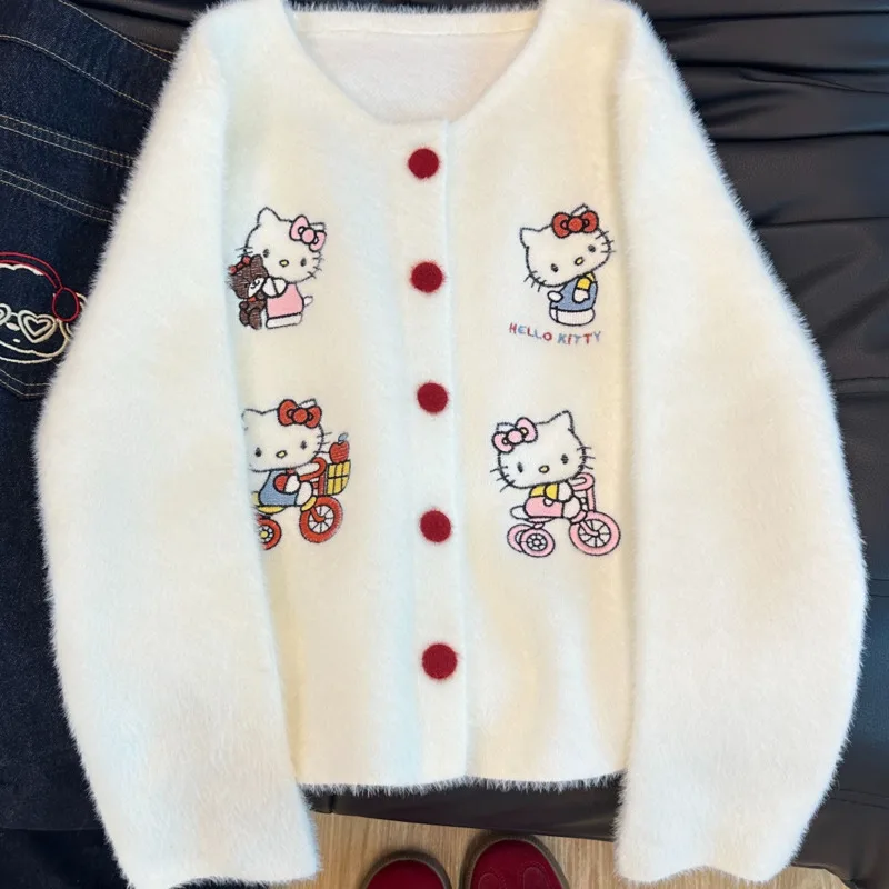 

Плюшевый белый вязаный кардиган Hello Kitty с 4 вышитыми аниме-персонажами, красный свитер на пуговицах для женщин, милый уютный пушистый жакет с V-образным вырезом