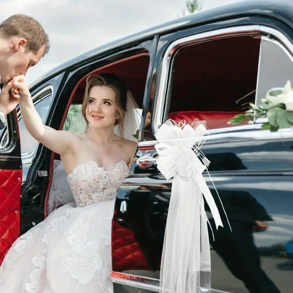 1/4/10 trouwjurken, lange sluiers, staart kerkstoelen, trouwauto decoraties, bruidsfeesten, recepties, witte strikken