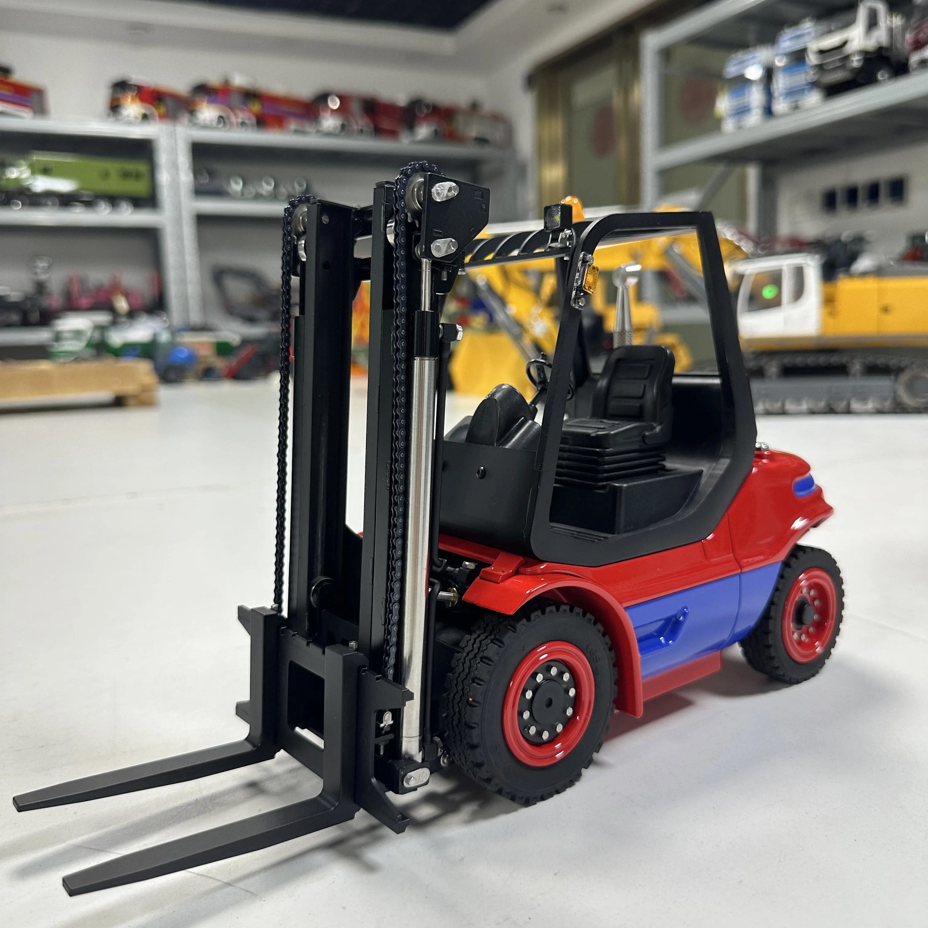 In Stock RTR 1/14 LESU RC Hydraulic Forklift Transfer Car Model Remote Control Fork Lift Truck RC Toy Sound Light System Model