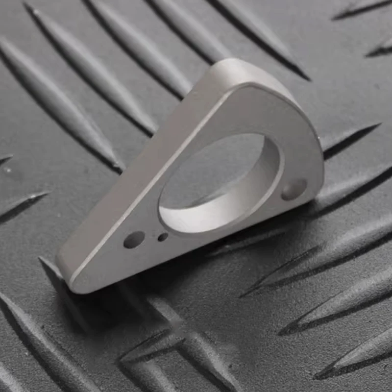 Outdoor EDC Portable Mini Multifunction EDC Titanium Alloy Pizza Keychain Tool Knife Pendant
