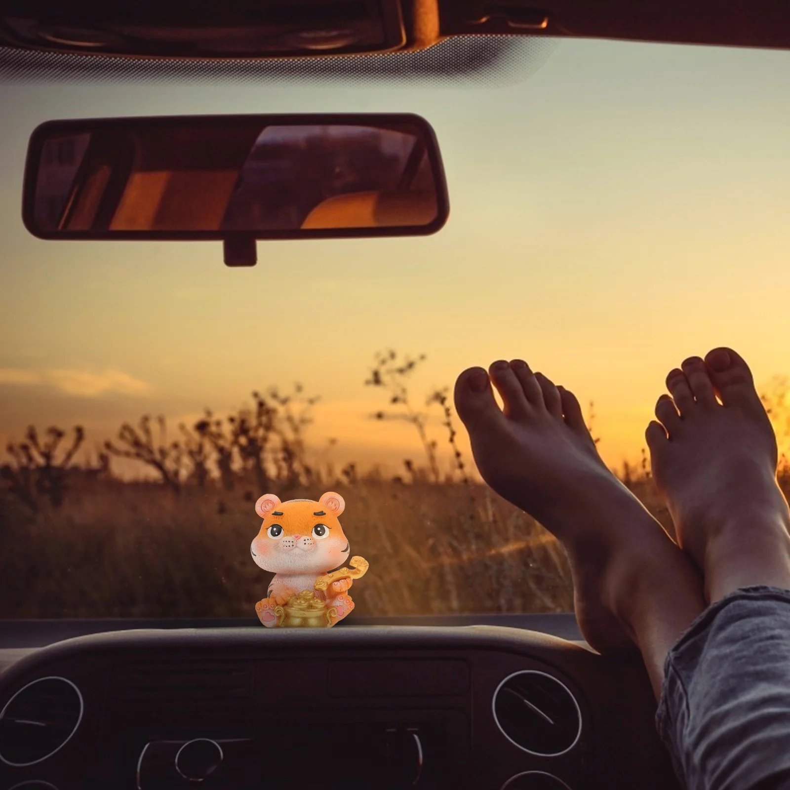 

1Pcs Resin Craft Tiger Adornment Small Desktop Decor Indoor Use Creative Tiger Desktop Ornament Indoor Use Adornment