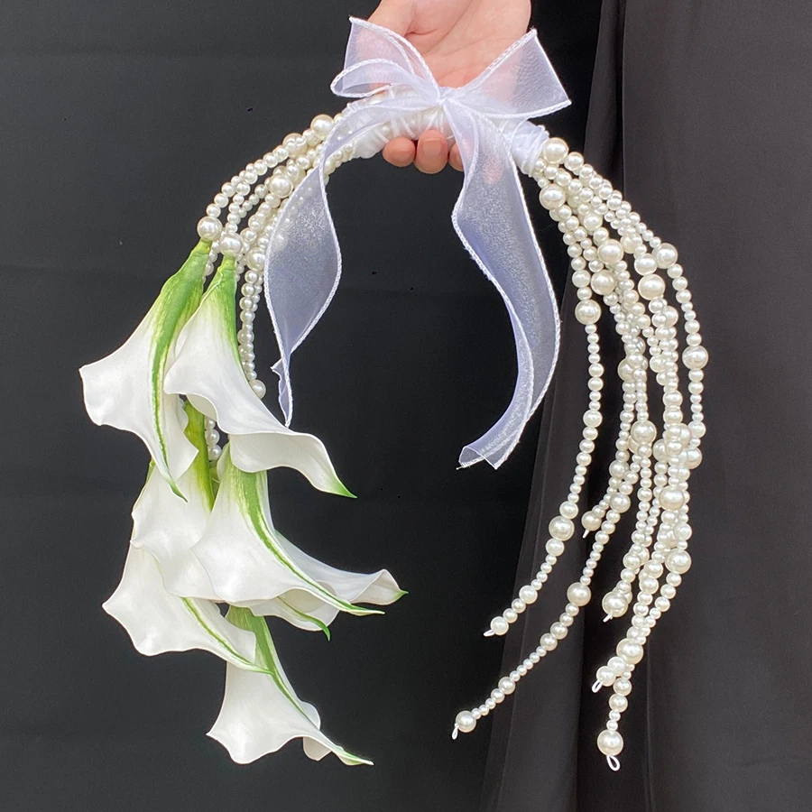 Pearl calla lily crescent moon hand-held bouquet simulated flower niche design registered wedding wedding dress photo bouquet