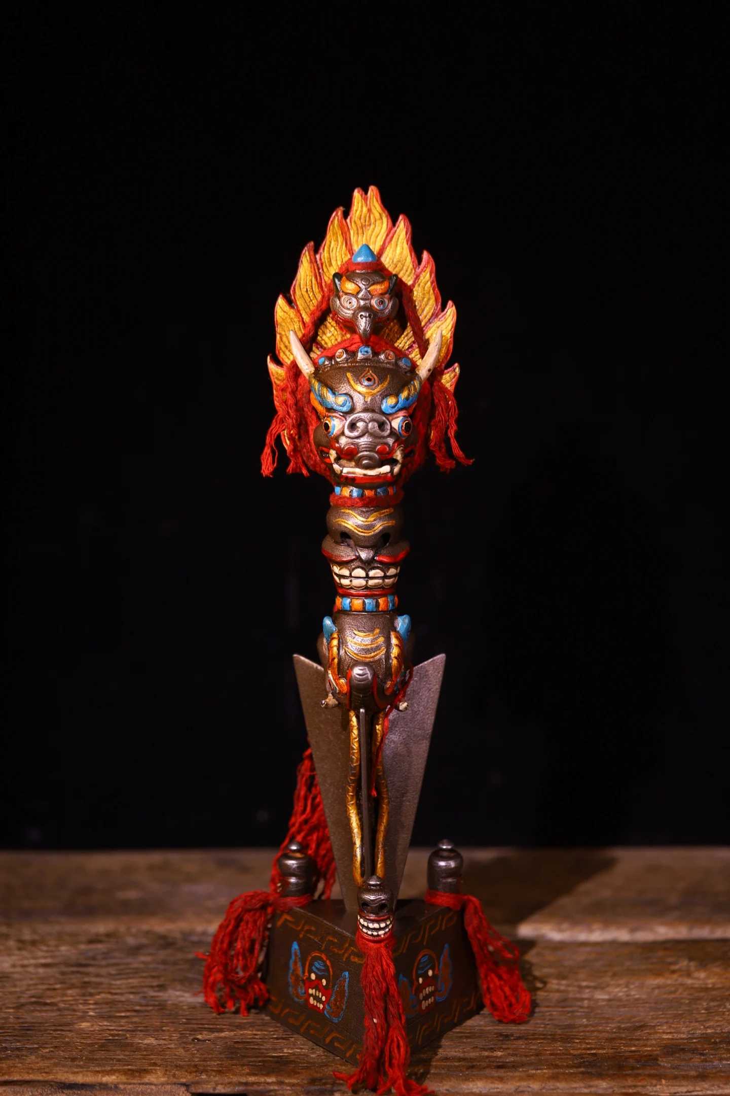 15"Old Tian Tie Painted Mosaic Gem Skull Yamantaka Head GARUDA Buddha Head Dorje Vajra Phurpa base a set Worship Hall