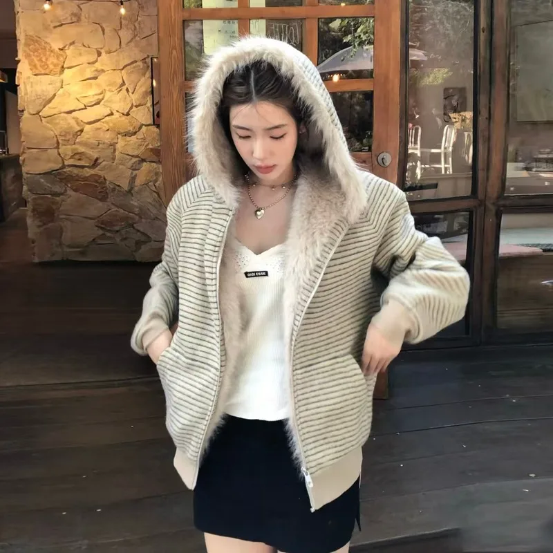 Vintage Fashion Striped Fur Collar Thickened Hooded Cotton Jacket Popular 2026 New Women's Long-sleeved Zipper Jacket Winter