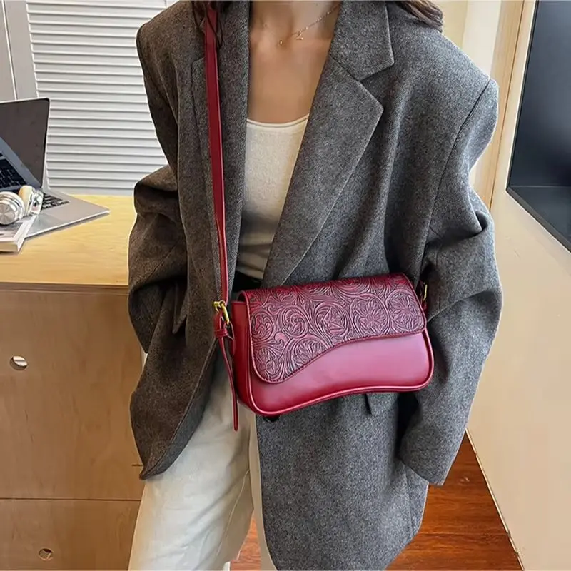 Retro Embossed Solid Color Underarm Bag Premium Texture Pu Leather Shoulder Bag Crossbody Bag Women's Small Square Bag New