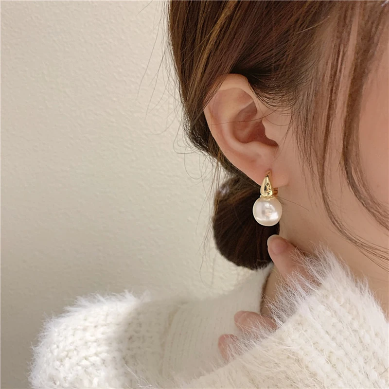 2025 New French Romantic Simple Design Champagne Pearl Pendant Earrings Fashion Jewelry Elegant Accessories For Women\'s  Party