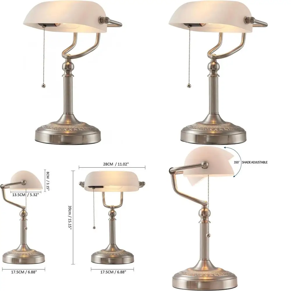 

Настольная лампа из матового стекла с цепочкой-переключателем и основанием из песочного никеля, подключаемая к сети.