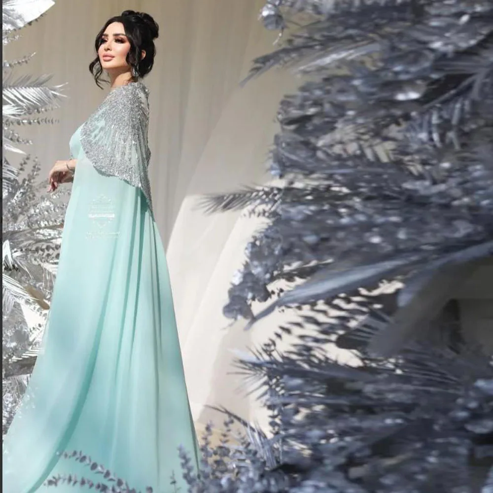 Abiti da sera con perline con mantella in cristallo Shalw Dubai Abito da sera formale Abito da cerimonia nuziale in chiffon con linea A personalizzato