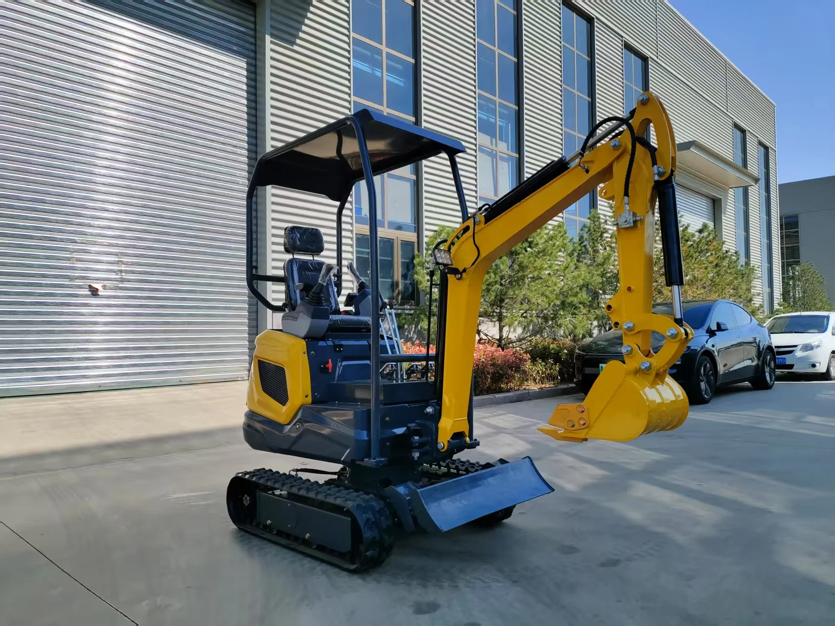 맞춤형 미니 굴삭기, 쿠보타 엔진 장착 가능, 통합 디자인 및 견고함 특징