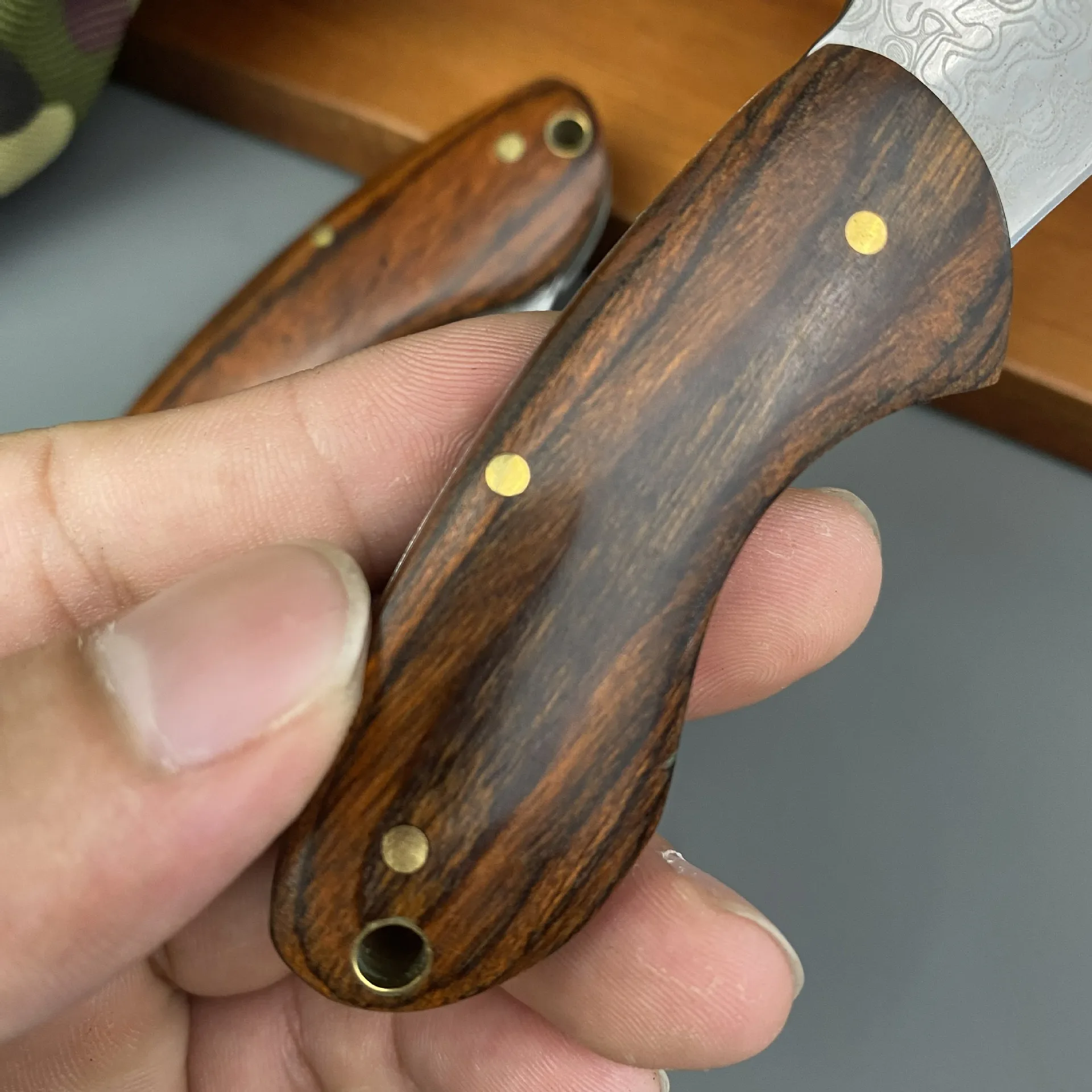 Solid wood + Damascus pattern outdoor high hardness folding knife camping fishing knife mini portable knife exquisite