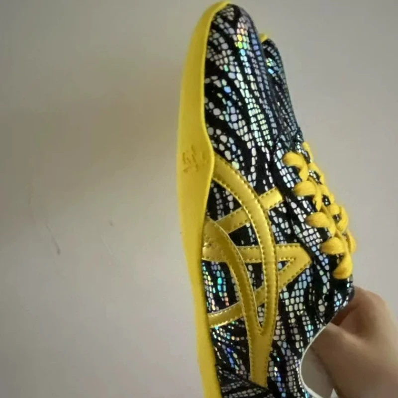 Professional Martial arts shoes Mesh Breathable Wushu Shoe Anti-Slippery Taekwondo Shoes Good Quality Gym Training Shoe Unisex