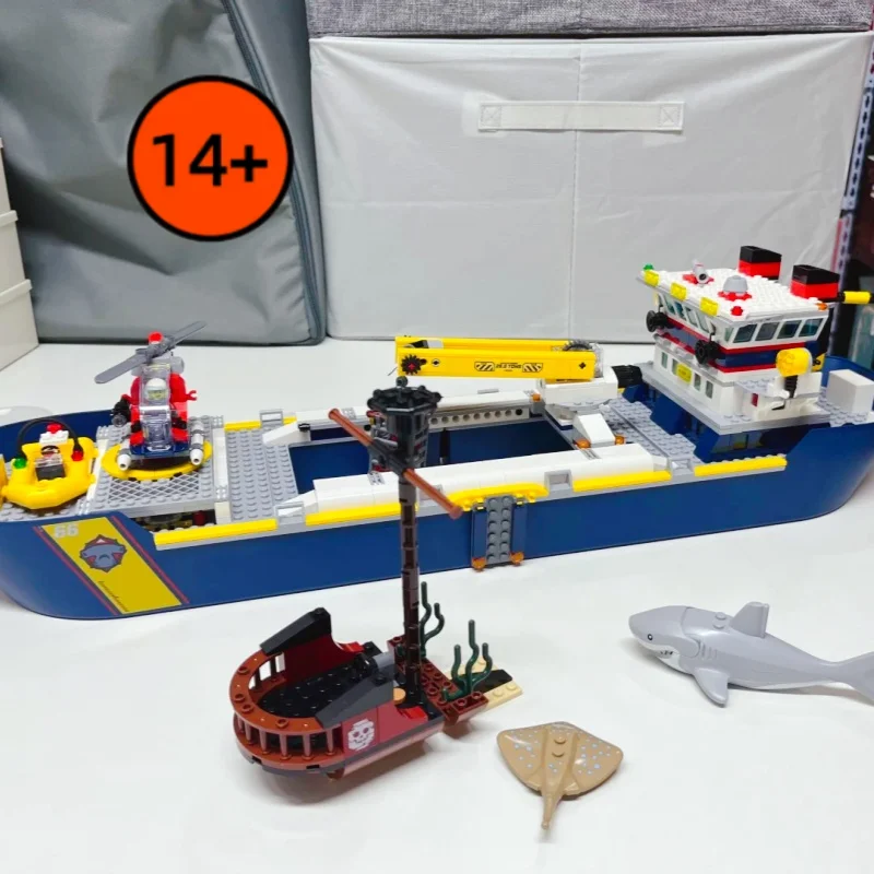 

New Arrival Ocean Exploration Ship 60266 745PCS Building Bricks Set Science Technology Boat Model Toys Adults Birthday Gifts