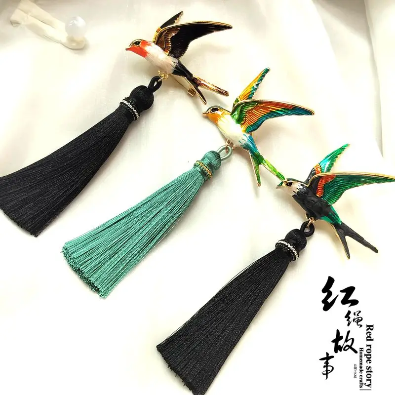 Chinese Style Enamel Swallow Brooch With Tassel Hanfu Accessory For Women Suit Lapel Pin Exquisite Corsage Fashion Jewelry Gift