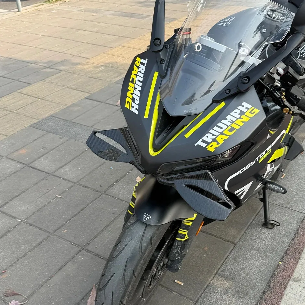 

Для Triumph Daytona 660: карбоновые крылья, передний спойлер, нижний спойлер, нижняя накладка, фиксированный спойлер-стабилизатор для мотоцикла 2024-2025