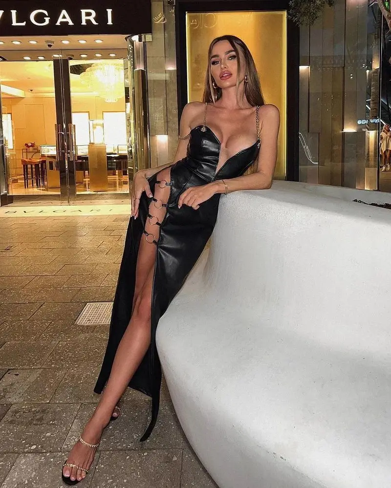 

Black PU Leather Women Prom Dress Luxury Sexy Stripe Sleeveless Golden Chain Long Party Gown Formal Birthday Side Split Robe