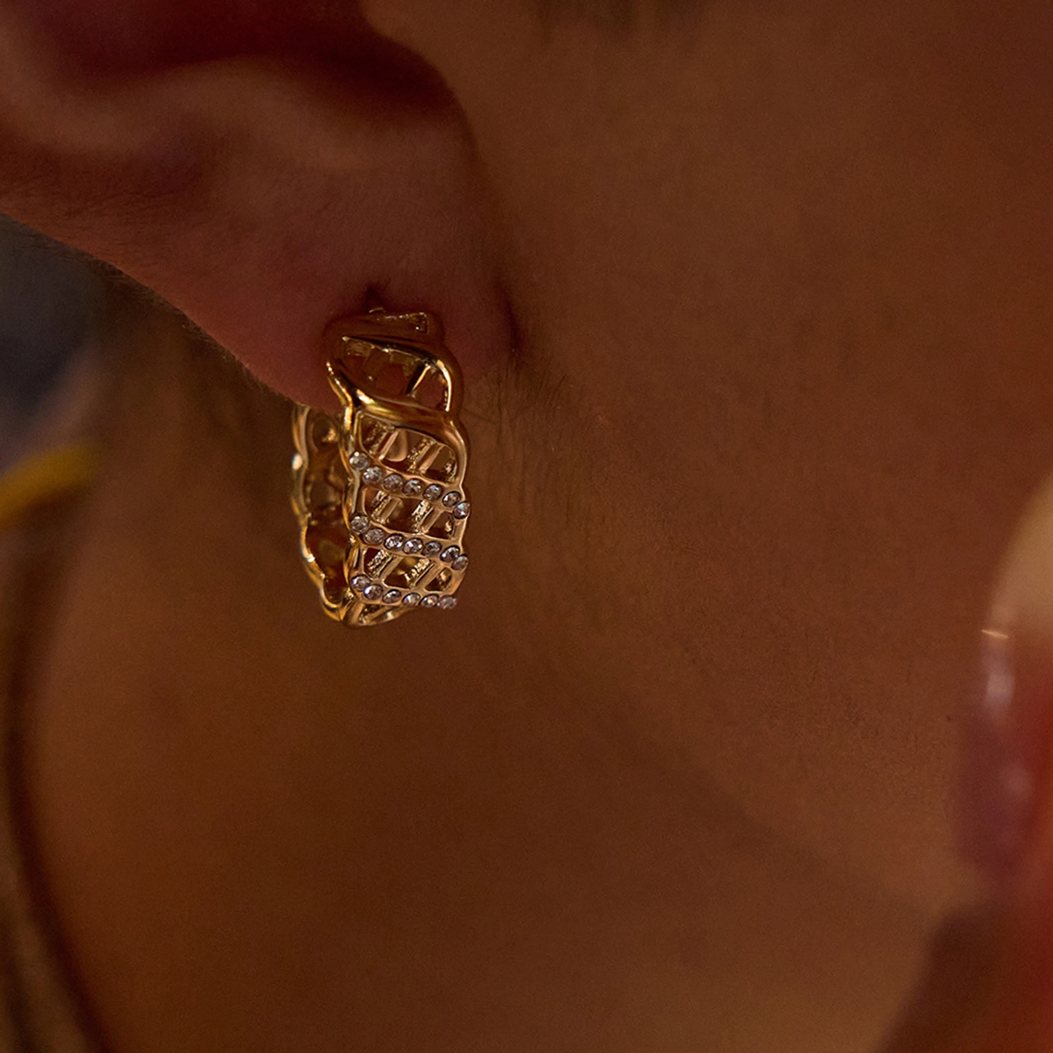 

AIKOER Fashion White Zircon Mesh Lace Ear Studs 18K Gold Color Plated Stainless Steel Line Earrings Women's Jewelry