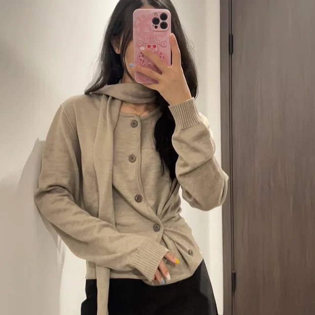 

Gagarich 2025 Early Autumn Retro Irregular Ribbon Long Sleeved Knitted Shirt Women Autumn Fashion Waist Cinching Slimming Top