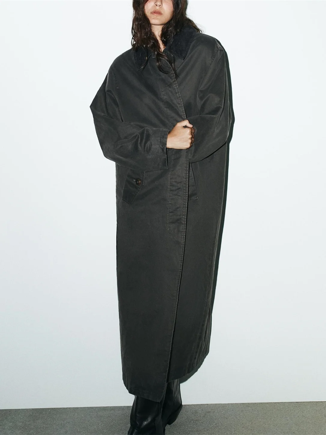 패셔너블한 롱 왁스 가죽 코트 코듀로이 칼라 신상 가을 여성 출퇴근 스타일 의류 아우터웨어