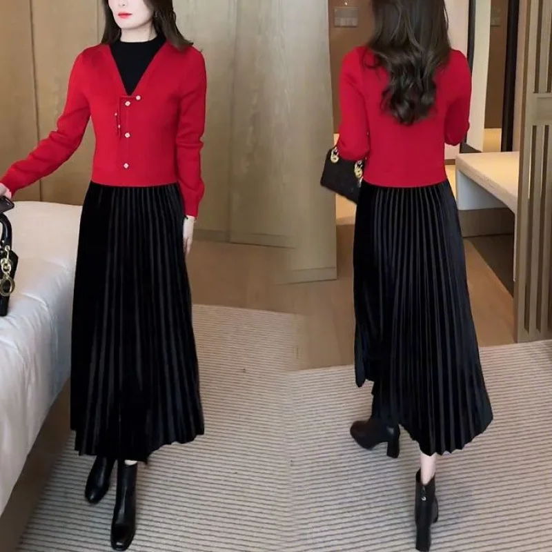 

Fashionable Stylish Two Pieces Patchwork Knitting Dress New Mid-Length Style Bottoming Temperament Slimming Sweater Skir
