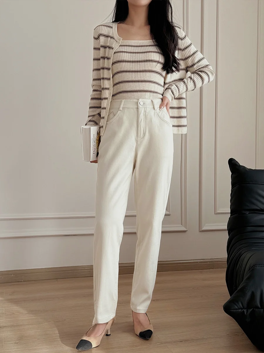 

Kiki High Waist Loose Straight Leg White Denim Jeans Artistic Weaving Versatile Commuter Pants for Women in Their 30s