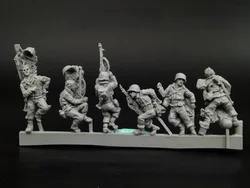 1/72 Scale Die-casting Resin Figure Model Assembly Kit Of Soldiers Falling In U.S. Army Soldiers Unpainted