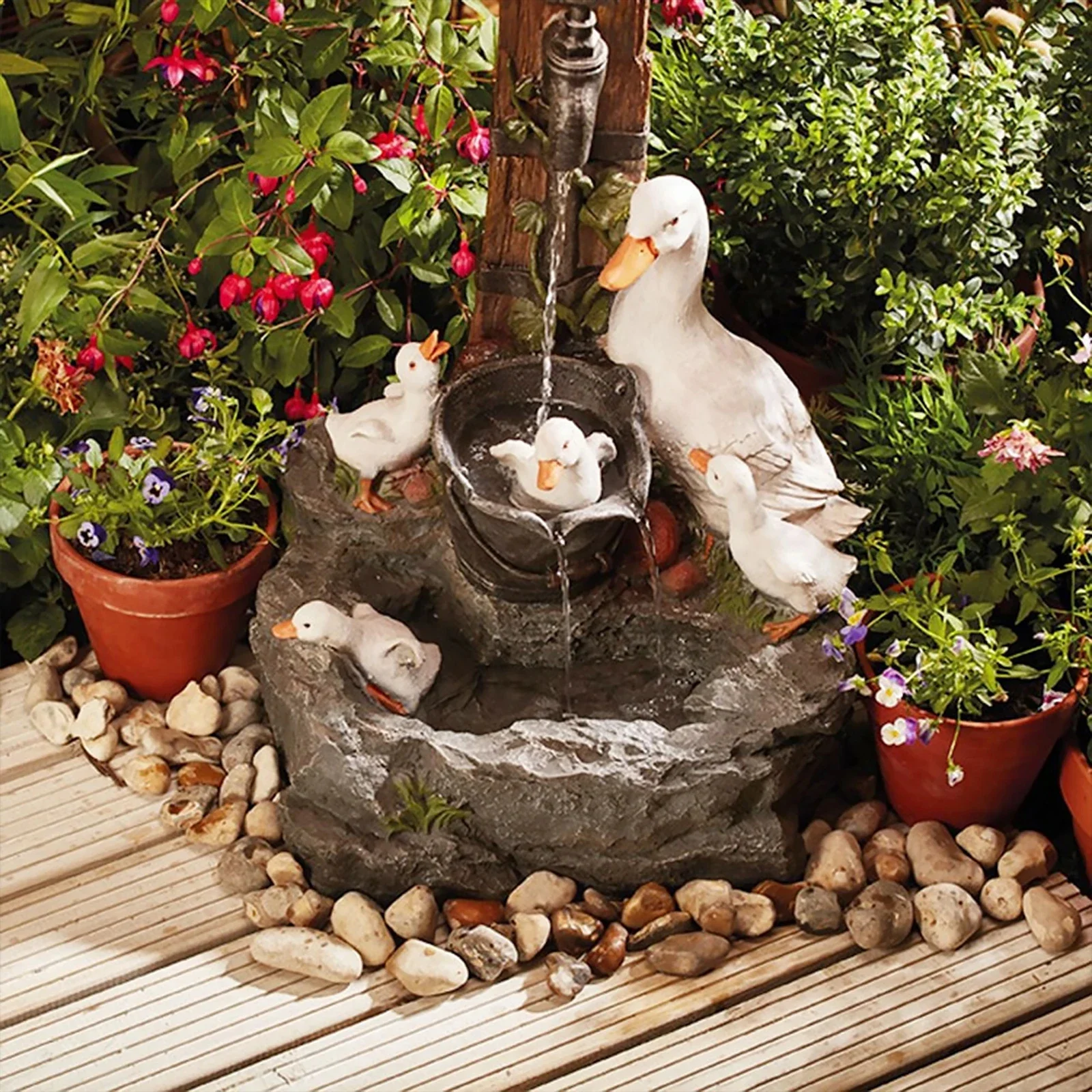 Duck Squirrel Water Solar Power Resin Patio Fountain Garden Design with Solar Light Gardening Outdoor Decorations Gift Present