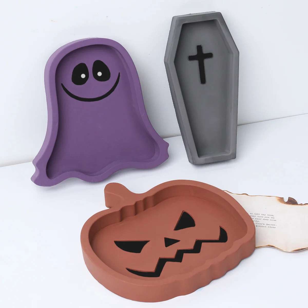 Halloween Series Tray Silicone Mold DIY Handmade Pumpkin Ghost Coffin Shape Plaster Pouring Plate Coaster Resin Mold Party Decor