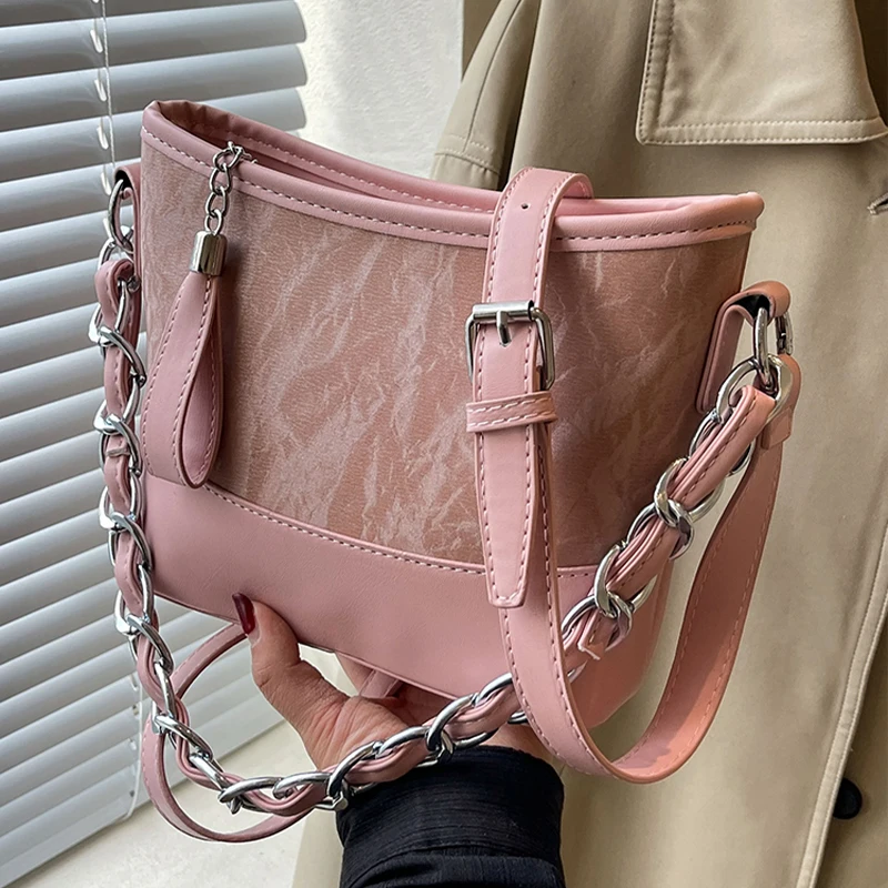 

Модная сумка, летняя новая корейская женская повседневная универсальная персонализированная сумка на одно плечо, однотонная черная высококачественная сумка через плечо для поездок на работу