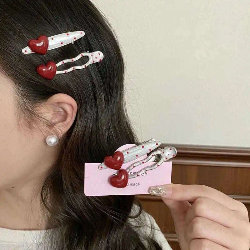 

Новая корейская заколка для волос в форме красного сердца с вишневым принтом в горошек, милая и очаровательная, для челки и причесок.