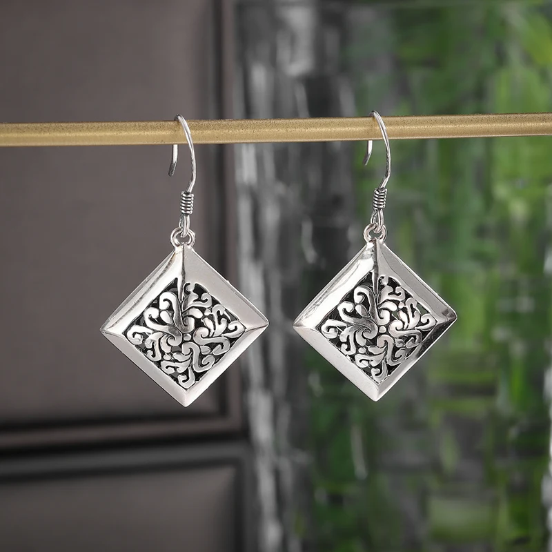 Silver Plated Flower Texture Hollow Square Dangle Earrings Retro Hypoallergenic Earrings Women\'s Dinner Party Jewelry Gift