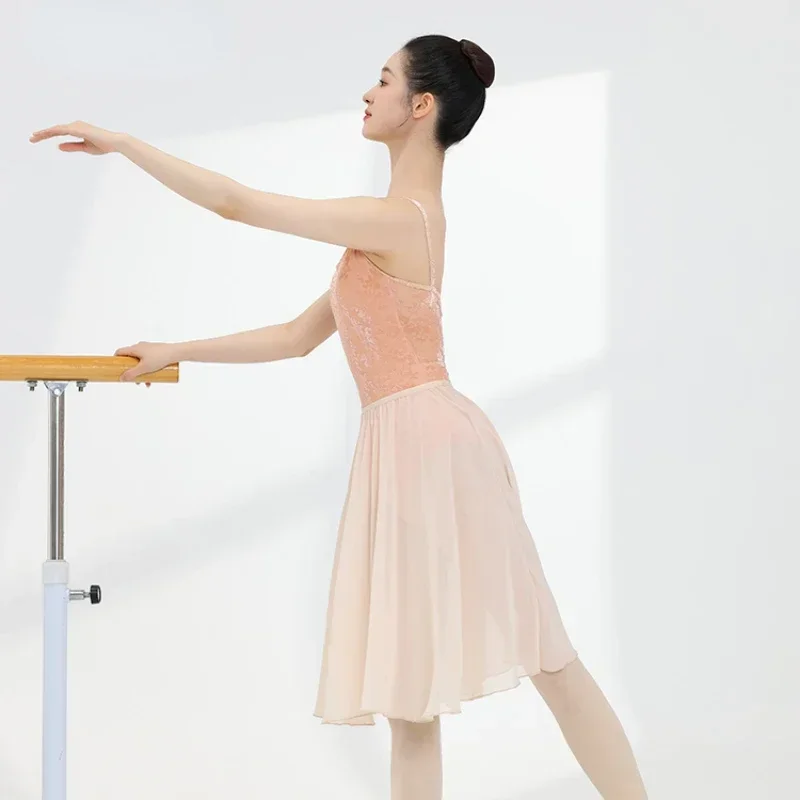 Justaucorps de ballet en tissu velours pour femmes, licou de luxe, combinaison d'entraînement adulte, vêtements de danse, costume de batterie