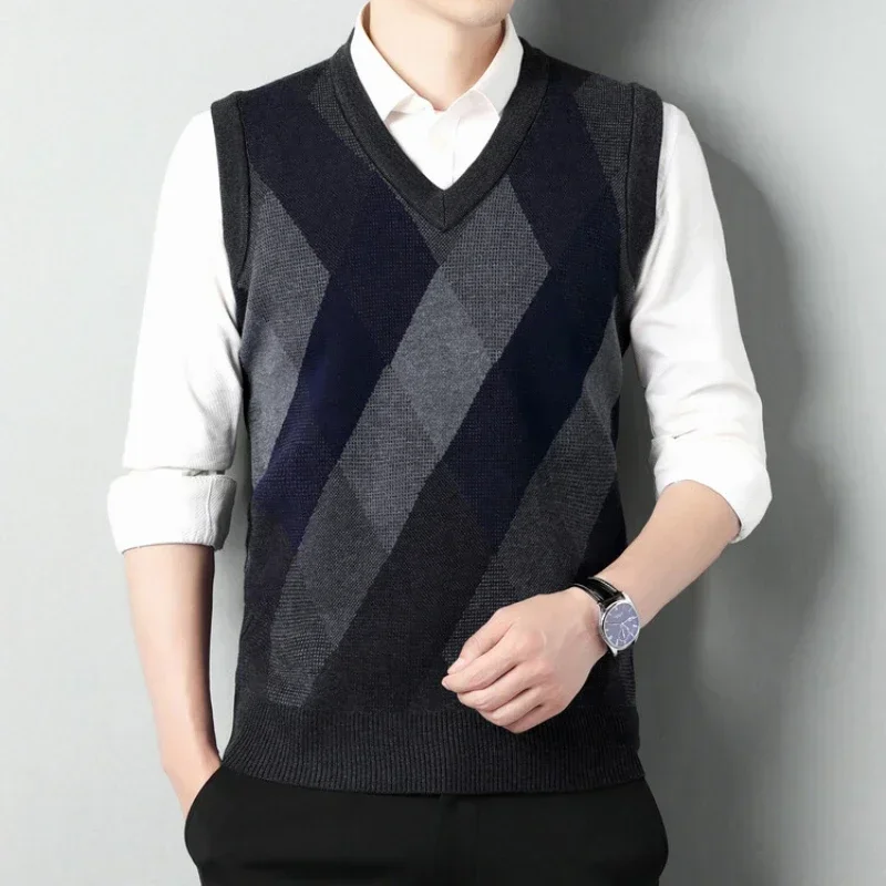 Men's V-neck Sleeveless Vest, Classic Business Men's Knitted Sweater Vest